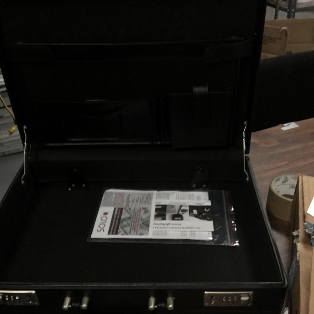 LEATHER BRIEFCASE - Picture 4 of 4